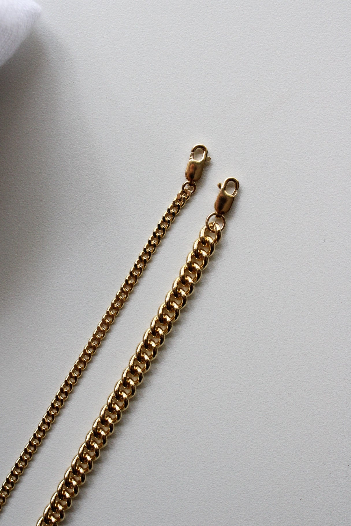 Curb Hat Chain