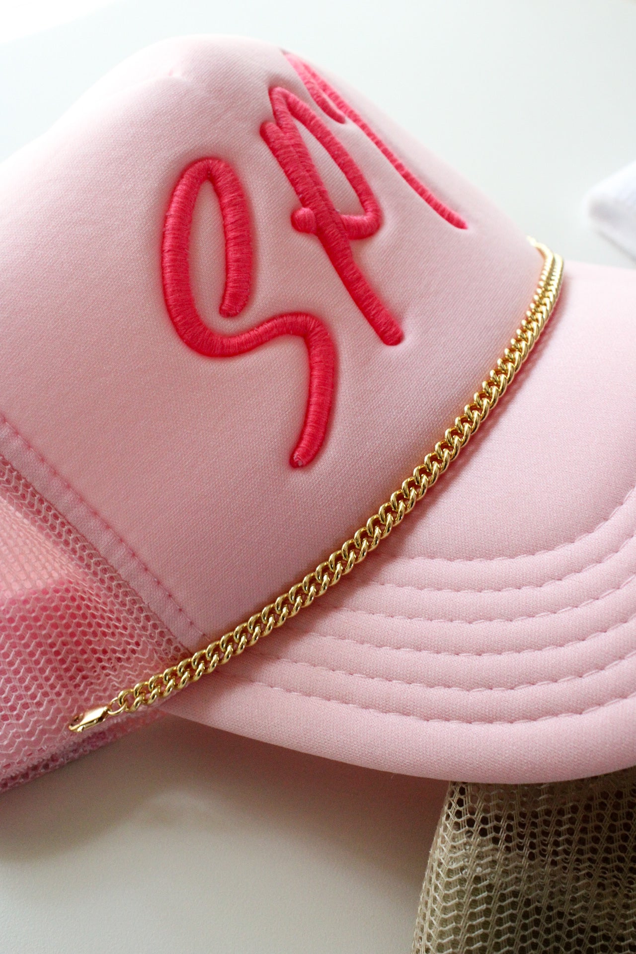Curb Hat Chain